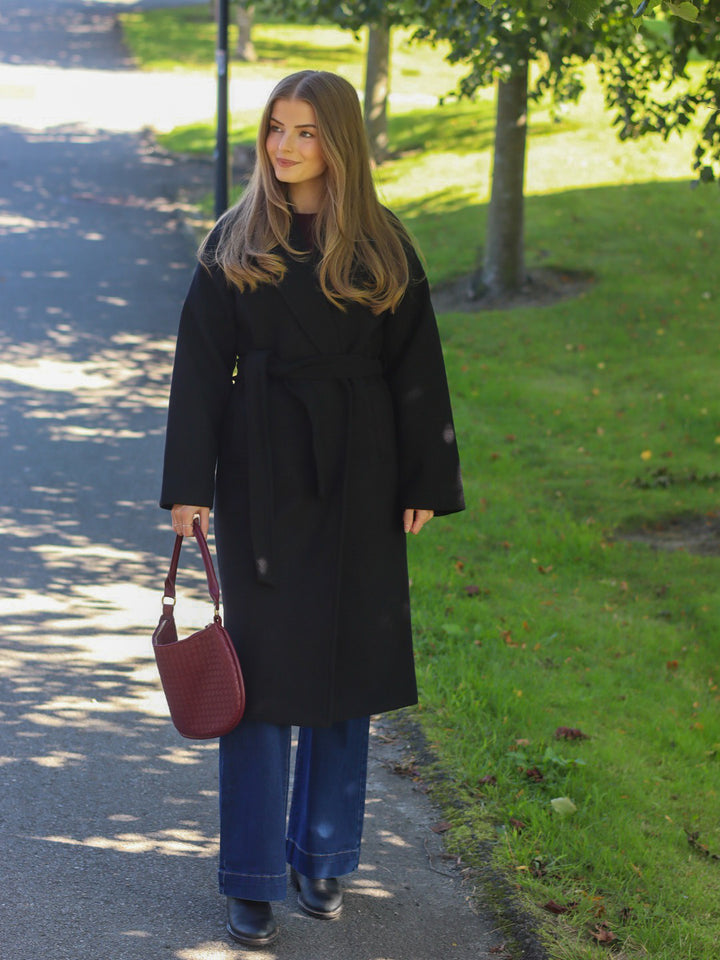 KÅPE IHJANNET BLACK