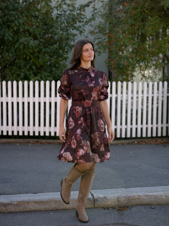 KJOLE EMMELI PANA SHORT DK BROWN