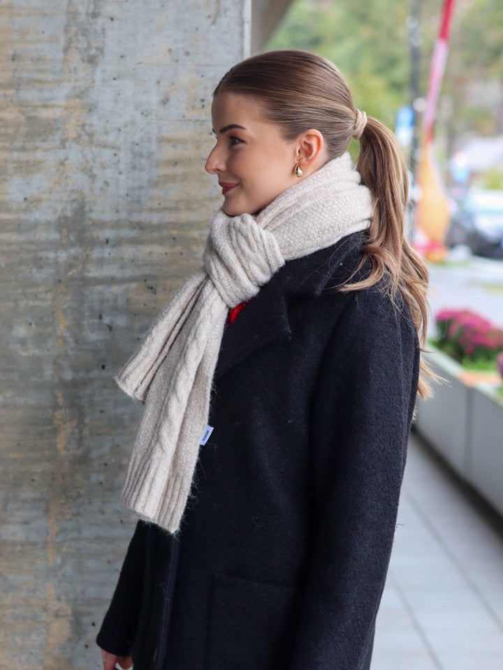 SKJERF STRIKKET ULLMIX BEIGE