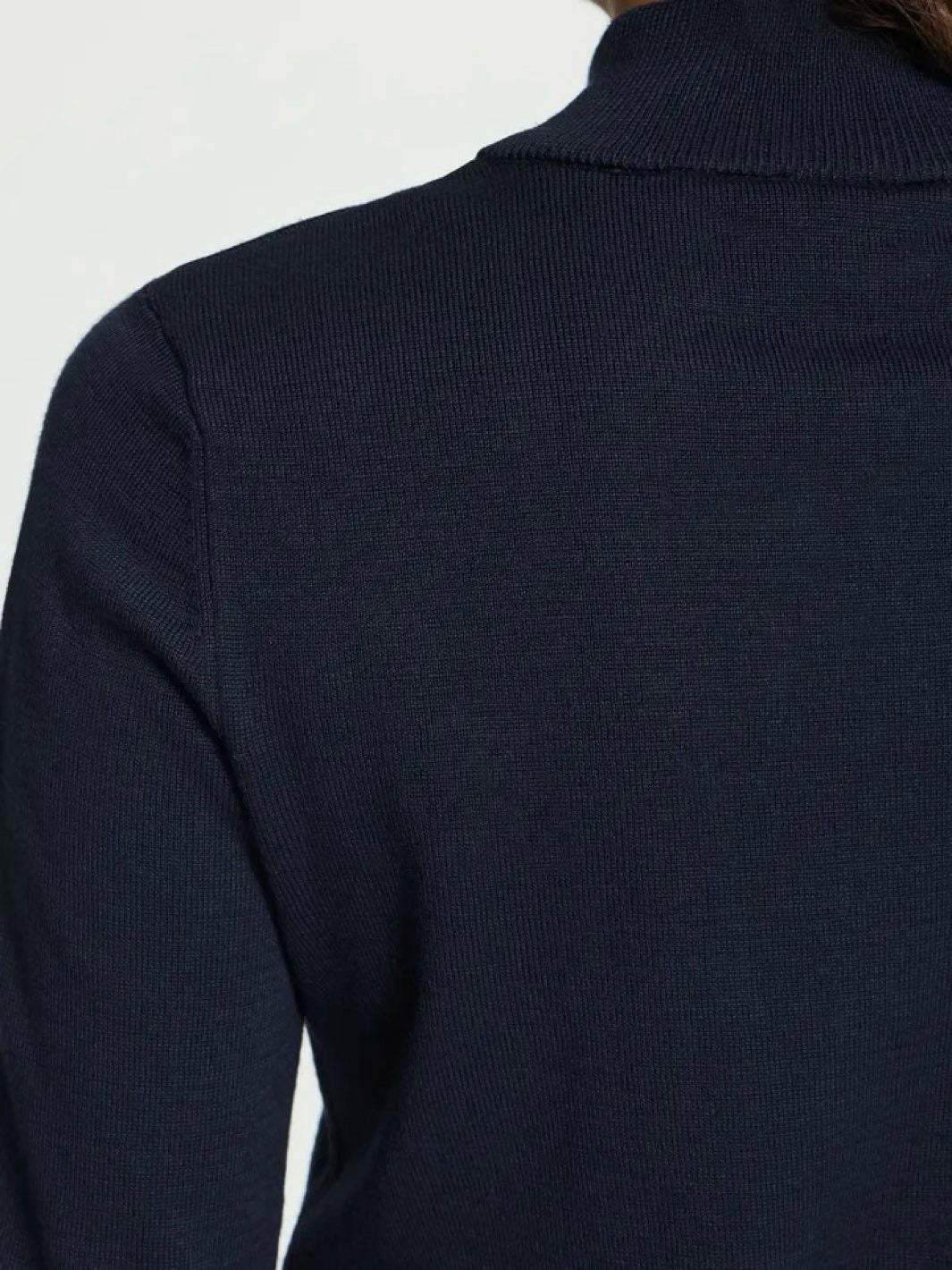 GENSER IHLULS TURTLENECK TOTAL ECLIPSE