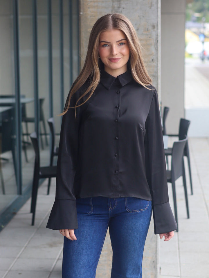 SKJORTE CAT SATIN BLACK
