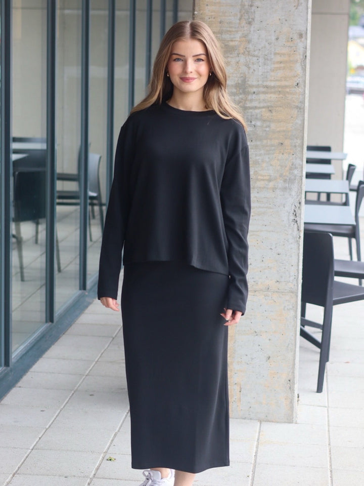 GENSER FRJADI BLACK