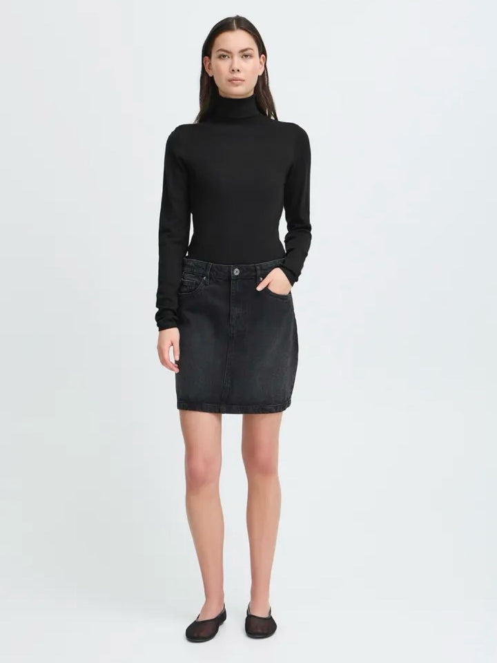 GENSER IHMAFA  BLACK