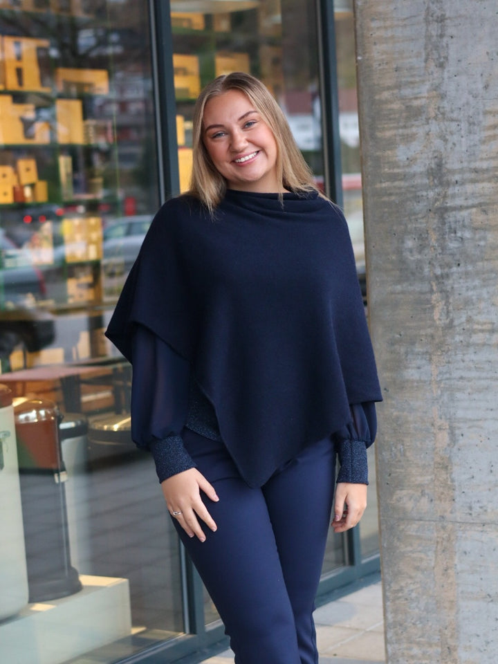 PONCHO ENSFARGET MØRK BLÅ