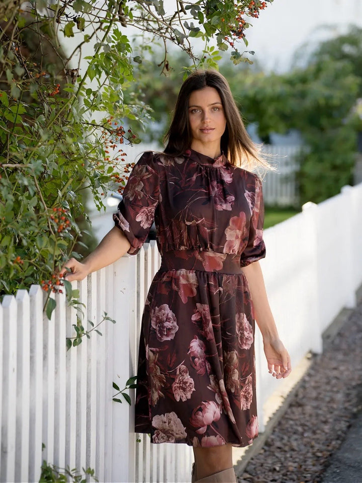 KJOLE EMMELI PANA SHORT DK BROWN