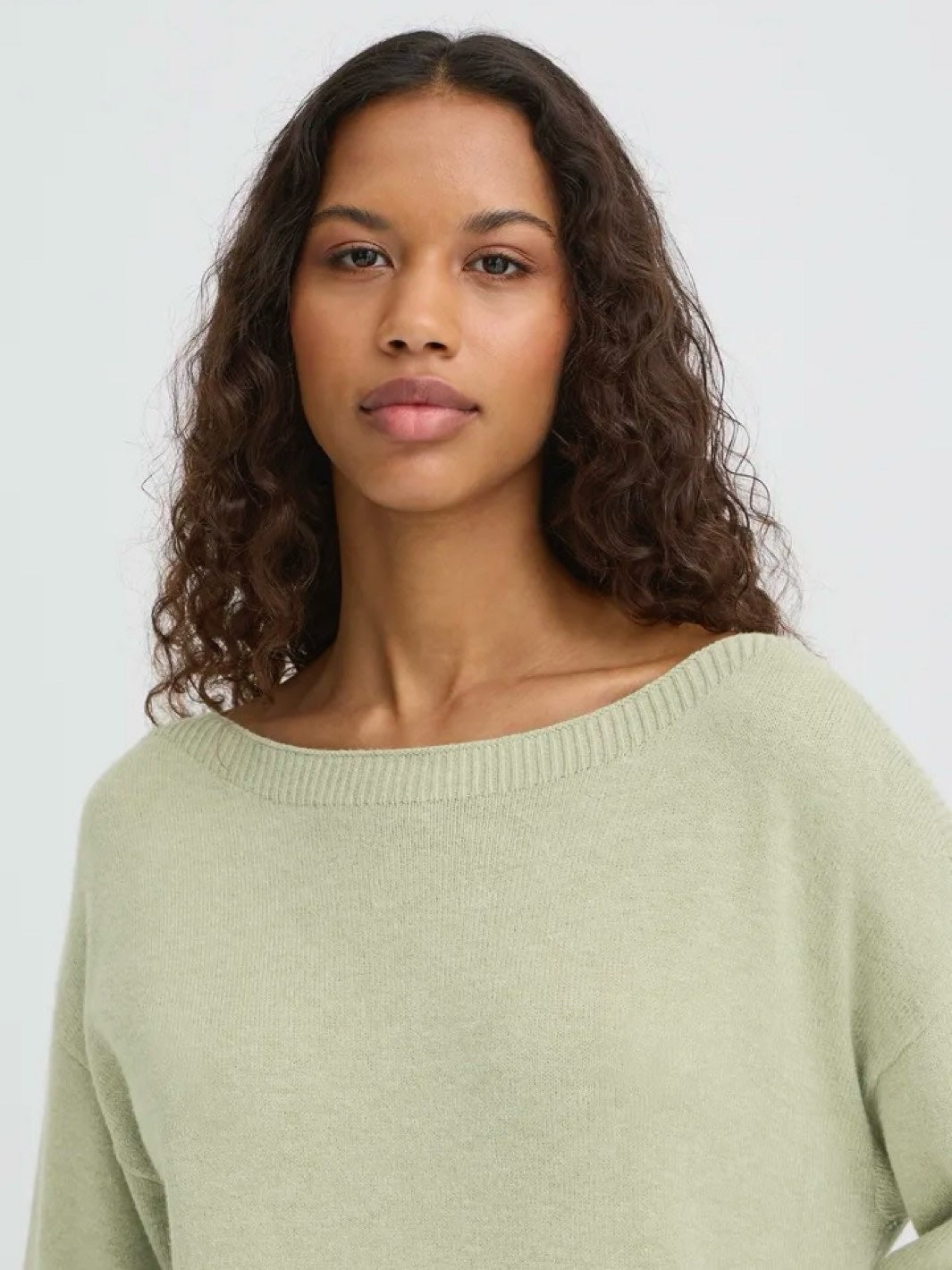 GENSER IHSELLA IGUANA