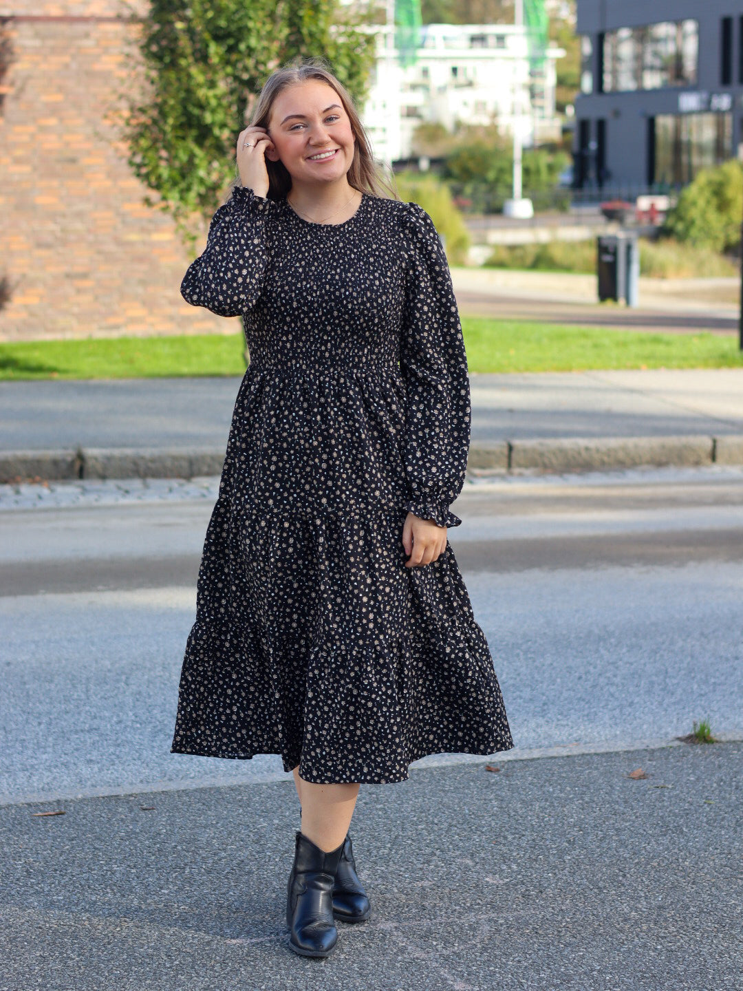 MIDIKJOLE BYXFAIZA BLACK FLOWERS