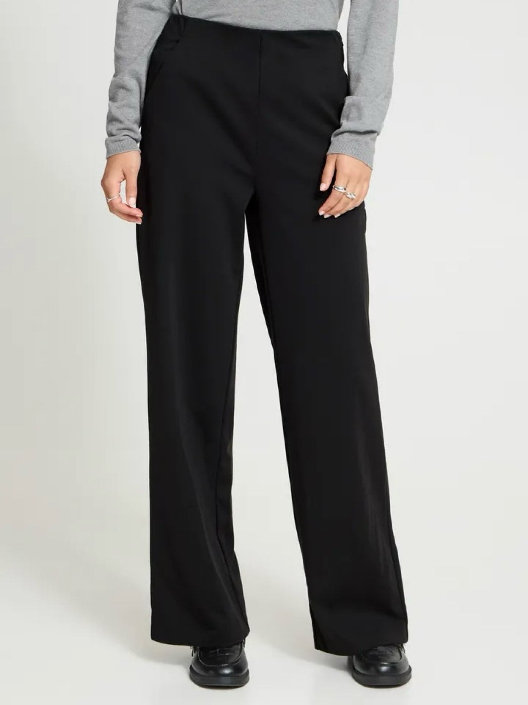 BUKSE IHKATE WIDE BLACK