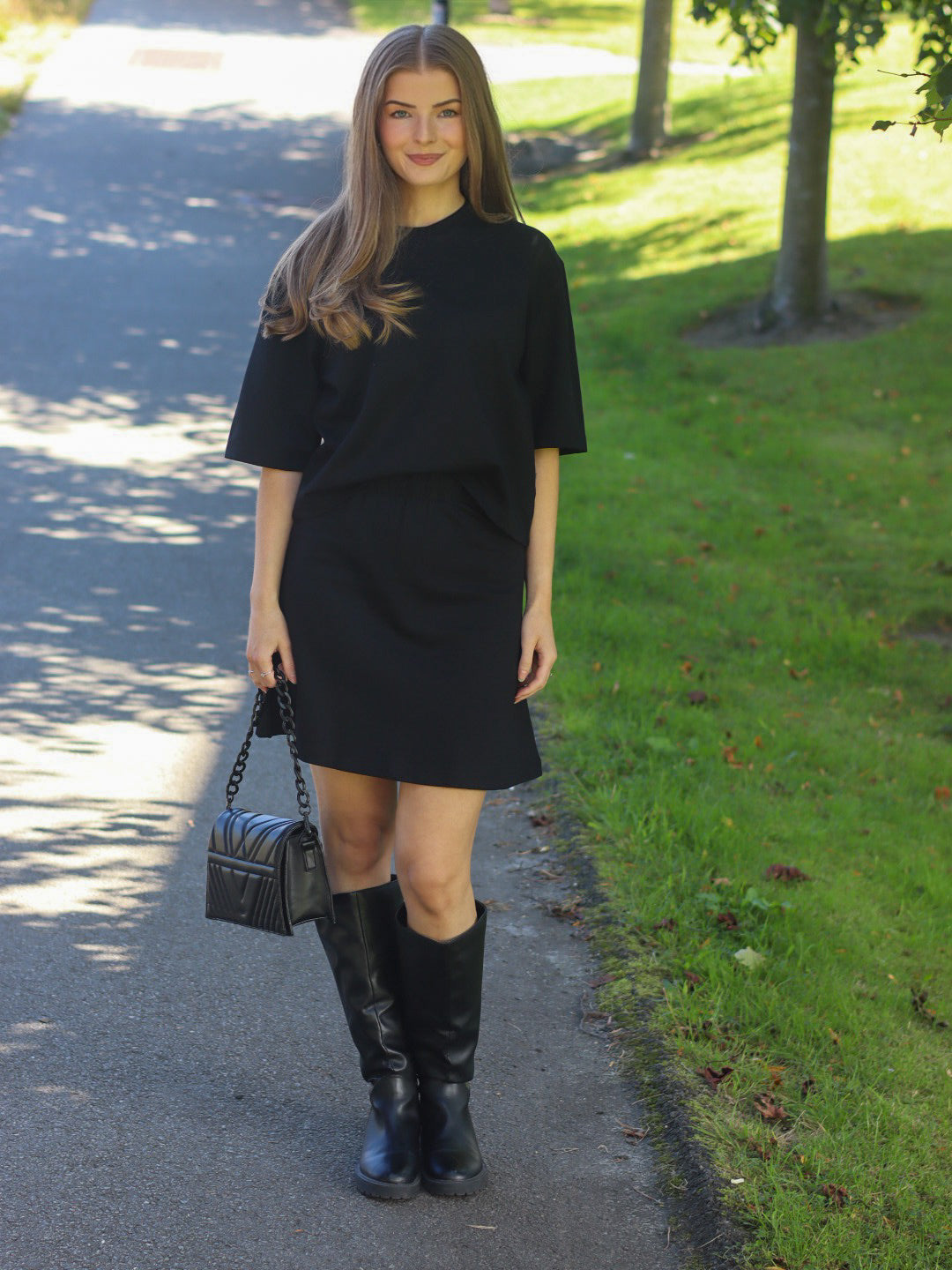 T-SKJORTE EMRYS BLACK