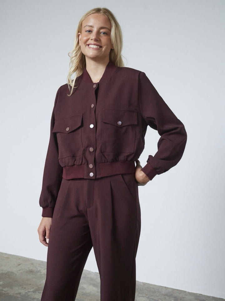 JAKKE GARWIN DEEP BORDEAUX