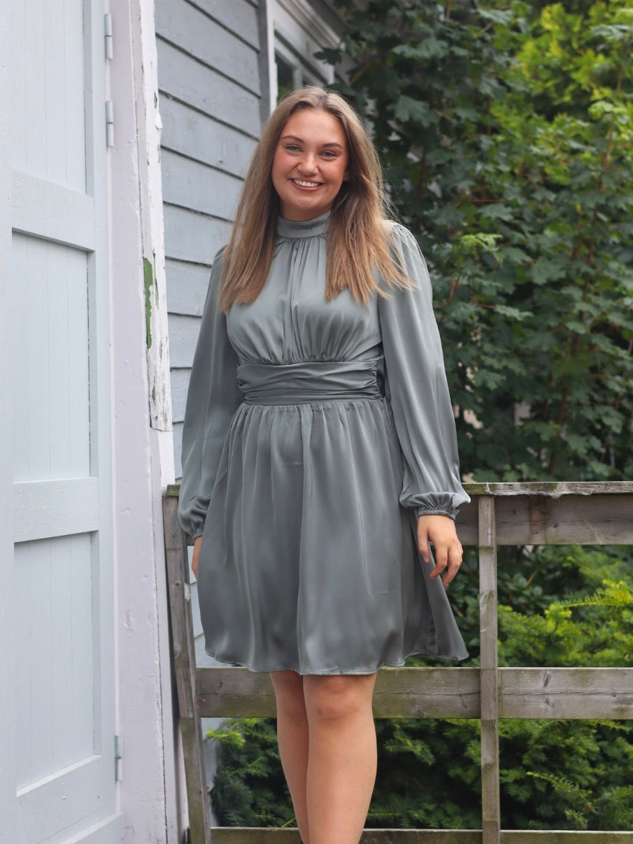 KJOLE ALIBA SATIN IVY GREEN