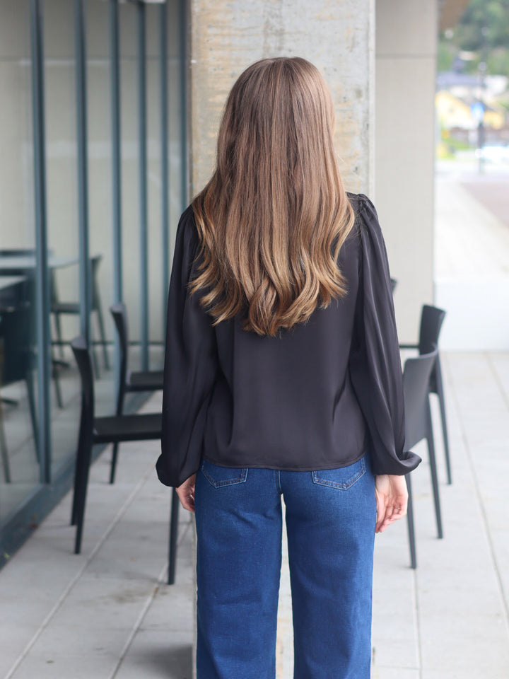 BLUSE VANDA SATIN BLACK