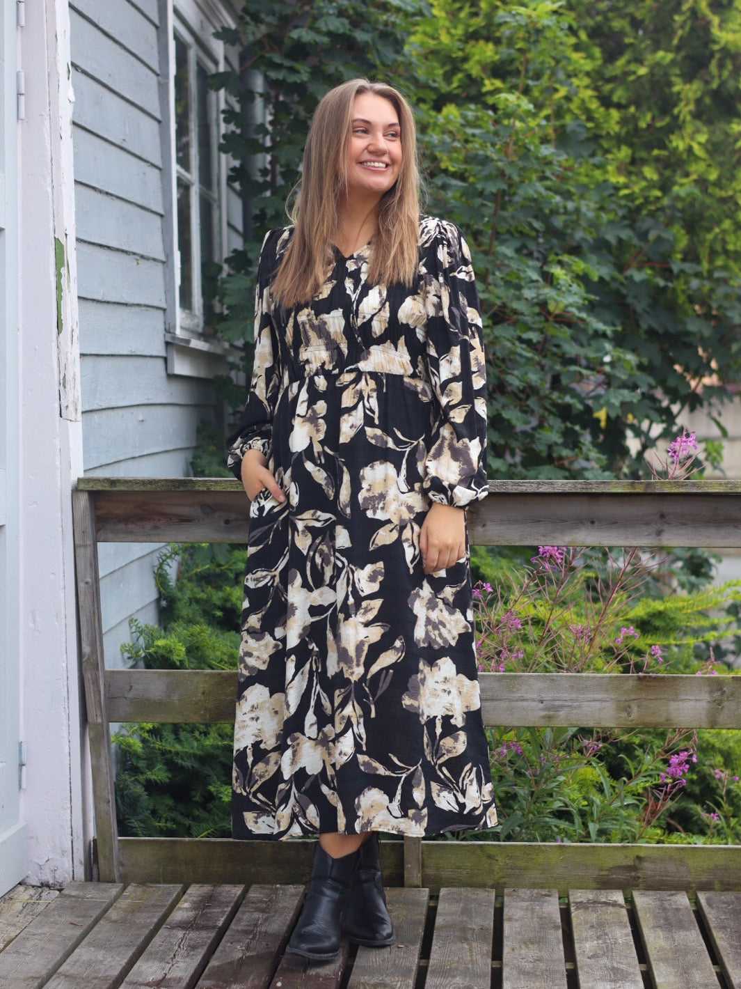 MIDIKJOLE FRARIANA FLORAL BLACK