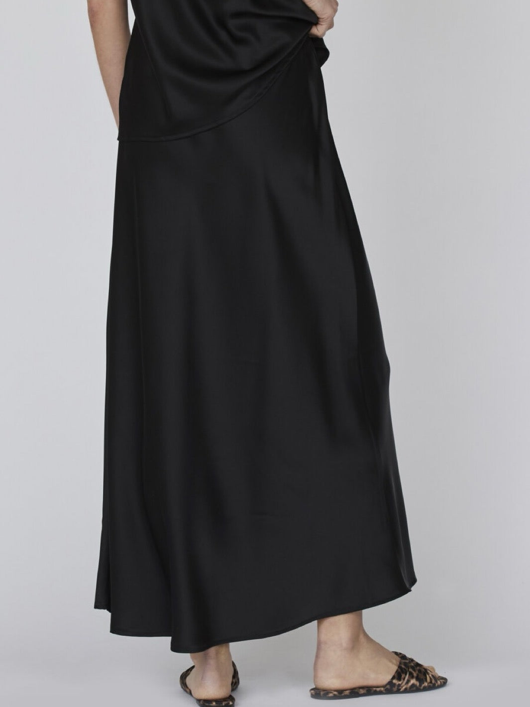 MIDISKJØRT GEWO BLACK