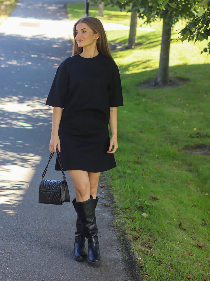 T-SKJORTE EMRYS BLACK