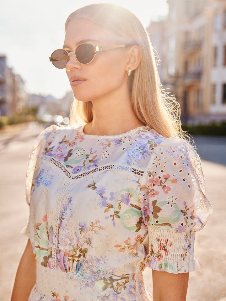 KJOLE ELOISE IRIS SHORT CREME/LAVENDEL