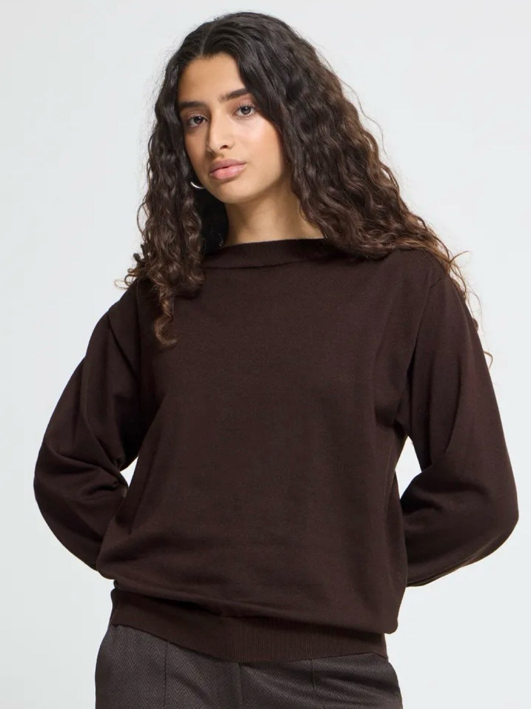 GENSER IHLULS BOAT NECK CHOCOLATE