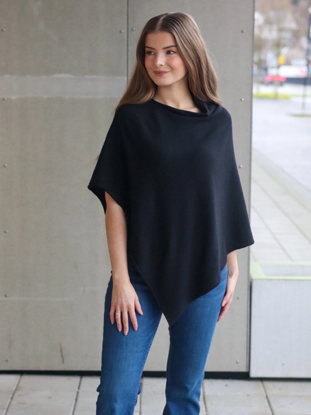 PONCHO ENSFARGET SORT