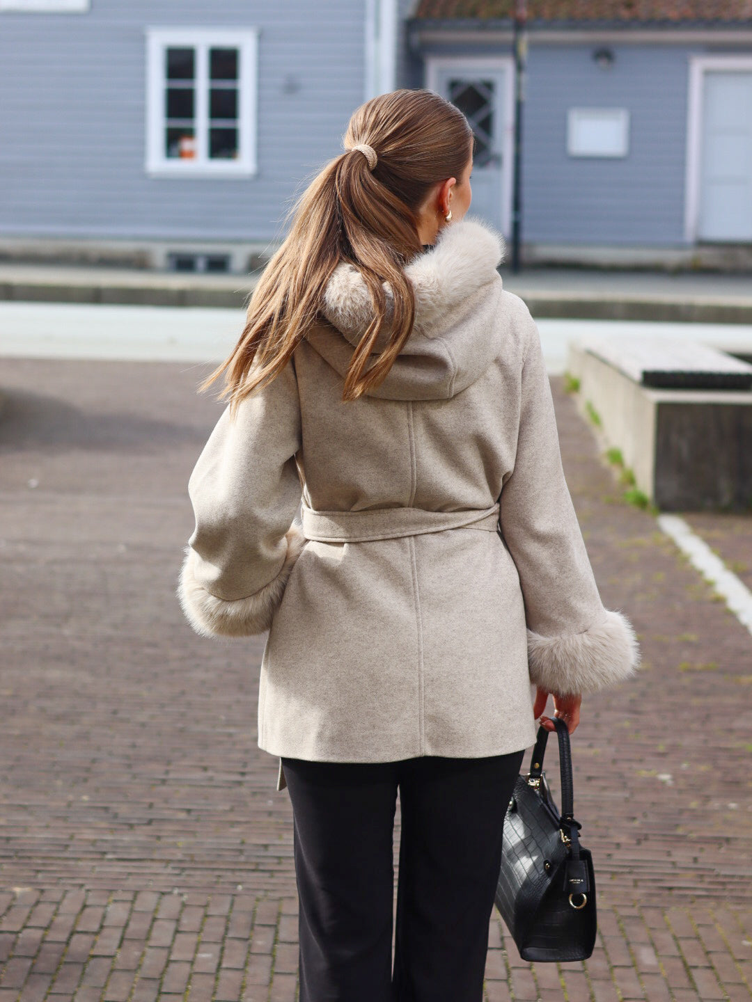 JAKKE ALBERTA BEIGE